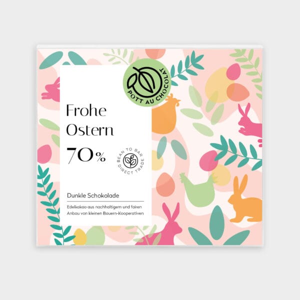 Verpackung unserer dunklen Schokolade zu Ostern. Weisser Hintergrund mit einer Grafik von bunten Osterhasen, Hühnern und Eigern dazwischen Pflanzenzweige darauf ein weißes Rechteck mit der Bezeichnung, unserem Logo und der Aufschrift "Frohe Ostern"